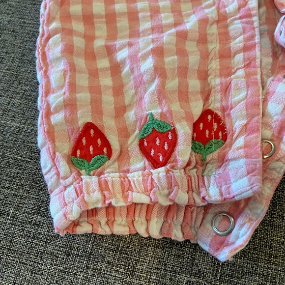 Baby Boden Strawberry Woven Sleeveless Romper, 6-9 month, Pink Gingham, EUC - Picture 7 of 8